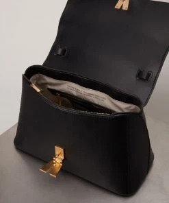 Mattnat GEAN Large Vegan Crossbody Bag - APPLESKIN™ New Arrivals 21 Mattnat GEAN Large Vegan Crossbody Bag - APPLESKIN™ New Arrivals