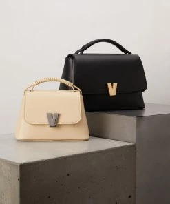 Mattnat GEAN Large Vegan Crossbody Bag - APPLESKIN™ New Arrivals 28 Mattnat GEAN Large Vegan Crossbody Bag - APPLESKIN™ New Arrivals