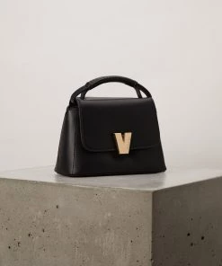 Mattnat GEANSM Small Vegan Crossbody Bag - APPLESKIN™ 26 Mattnat GEANSM Small Vegan Crossbody Bag - APPLESKIN™