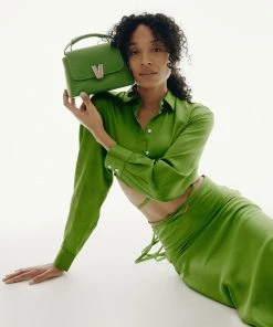 Mattnat GEANSM Small Vegan Crossbody Bag - APPLESKIN™ 31 Mattnat GEANSM Small Vegan Crossbody Bag - APPLESKIN™