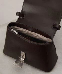 Mattnat GEANSM Small Vegan Crossbody Bag - APPLESKIN™ 33 Mattnat GEANSM Small Vegan Crossbody Bag - APPLESKIN™