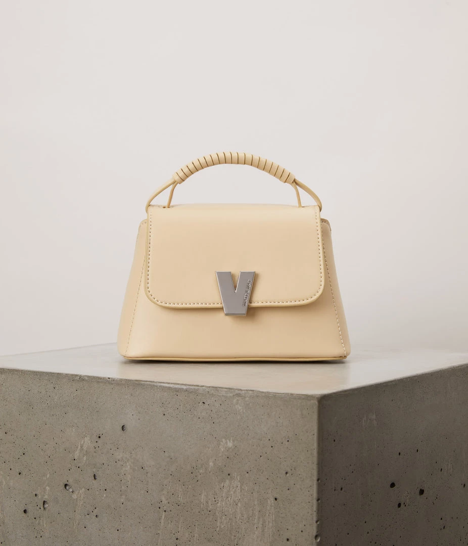 Mattnat GEANSM Small Vegan Crossbody Bag - APPLESKIN™ 19 Mattnat GEANSM Small Vegan Crossbody Bag - APPLESKIN™