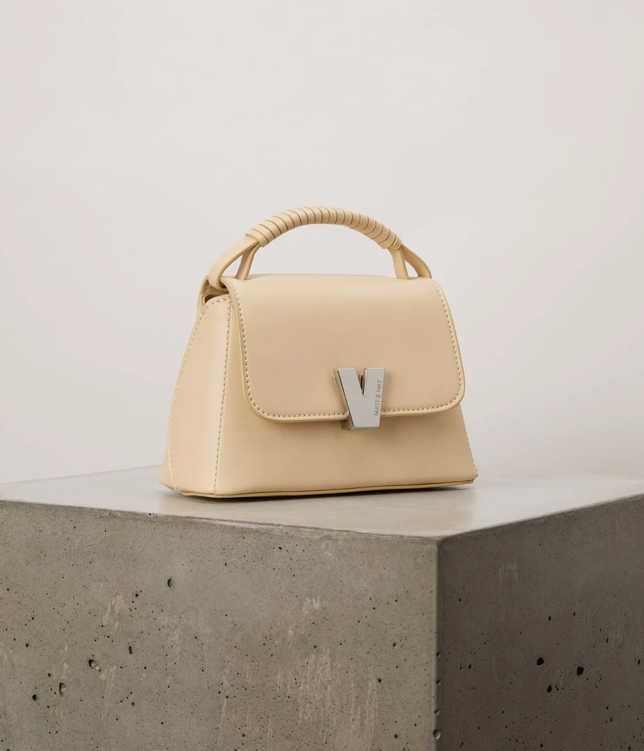 Mattnat GEANSM Small Vegan Crossbody Bag - APPLESKIN™ 21 Mattnat GEANSM Small Vegan Crossbody Bag - APPLESKIN™