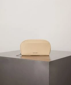 Mattnat Studio 901 MEREL Vegan Card Holder - APPLESKIN™