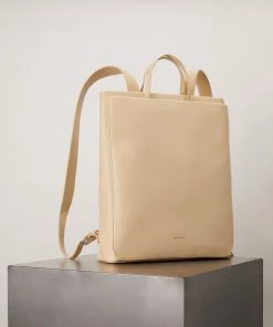 Mattnat Studio 901 REIGN Vegan Backpack - APPLESKIN™ 51 Mattnat Studio 901 REIGN Vegan Backpack - APPLESKIN™