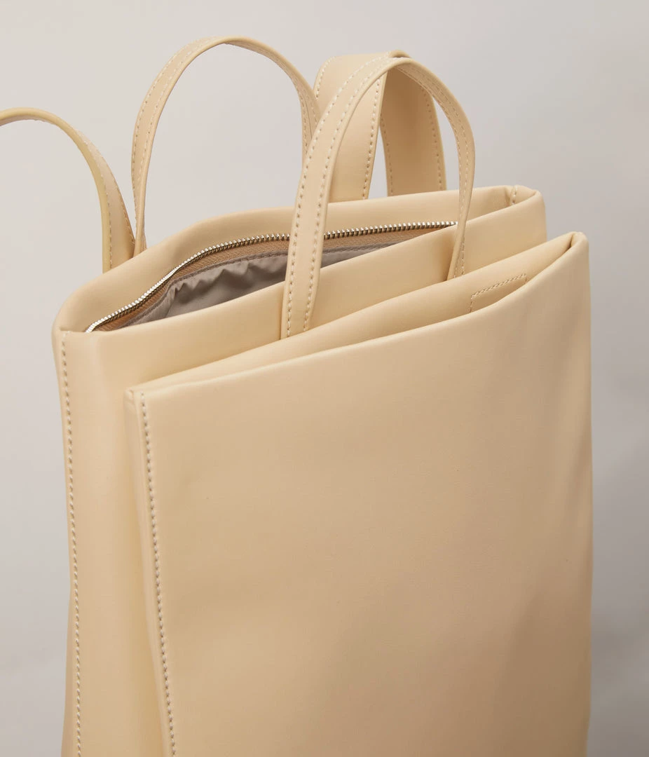 Mattnat Studio 901 REIGN Vegan Backpack - APPLESKIN™ 25 Mattnat Studio 901 REIGN Vegan Backpack - APPLESKIN™