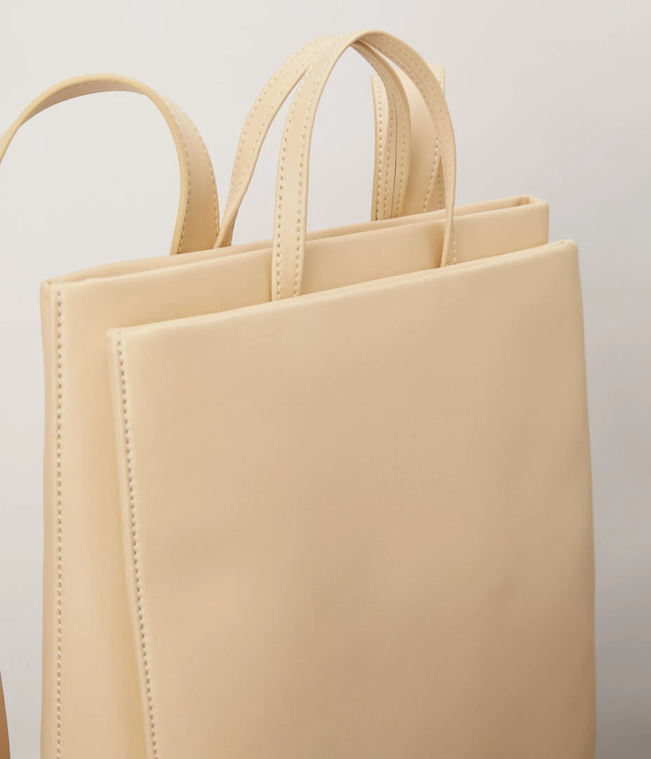 Mattnat Studio 901 REIGN Vegan Backpack - APPLESKIN™ 27 Mattnat Studio 901 REIGN Vegan Backpack - APPLESKIN™