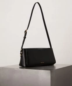 Mattnat VAL Vegan Shoulder Bag - APPLESKIN™ New Arrivals 26 Mattnat VAL Vegan Shoulder Bag - APPLESKIN™ New Arrivals