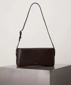 Mattnat VAL Vegan Shoulder Bag - APPLESKIN™ New Arrivals 30 Mattnat VAL Vegan Shoulder Bag - APPLESKIN™ New Arrivals
