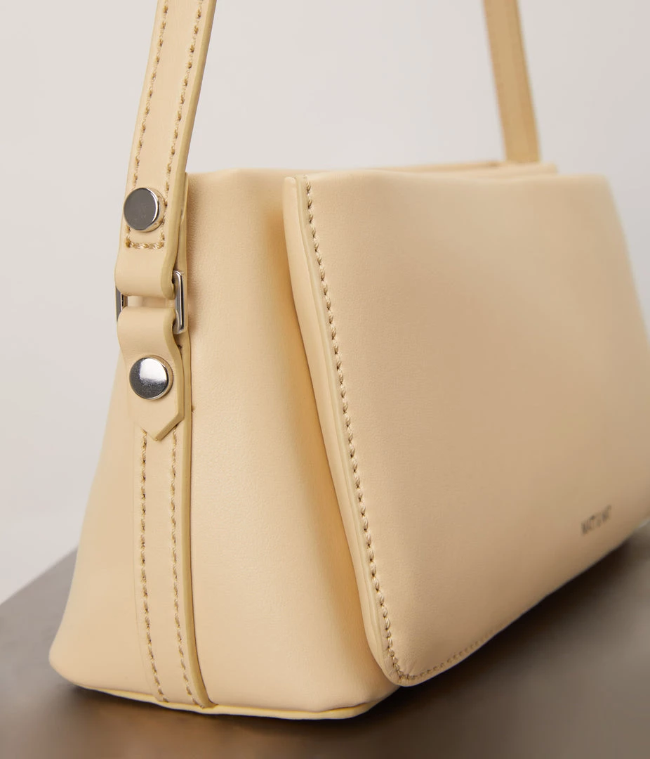 Mattnat VAL Vegan Shoulder Bag - APPLESKIN™ New Arrivals 23 Mattnat VAL Vegan Shoulder Bag - APPLESKIN™ New Arrivals