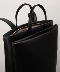 Mattnat Studio 901 REIGN Vegan Backpack - APPLESKIN™ 31 Mattnat Studio 901 REIGN Vegan Backpack - APPLESKIN™