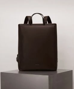 Mattnat Studio 901 REIGN Vegan Backpack - APPLESKIN™ 35 Mattnat Studio 901 REIGN Vegan Backpack - APPLESKIN™