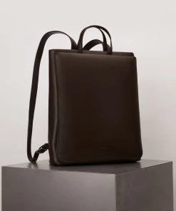 Mattnat Studio 901 REIGN Vegan Backpack - APPLESKIN™ 37 Mattnat Studio 901 REIGN Vegan Backpack - APPLESKIN™