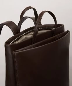 Mattnat Studio 901 REIGN Vegan Backpack - APPLESKIN™ 38 Mattnat Studio 901 REIGN Vegan Backpack - APPLESKIN™